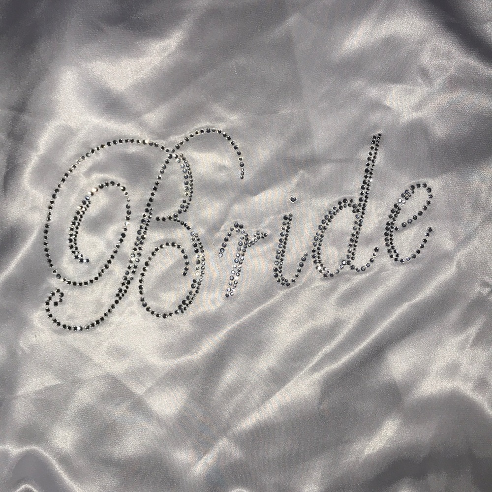 Women’s Robe - Picture 2 of 3
